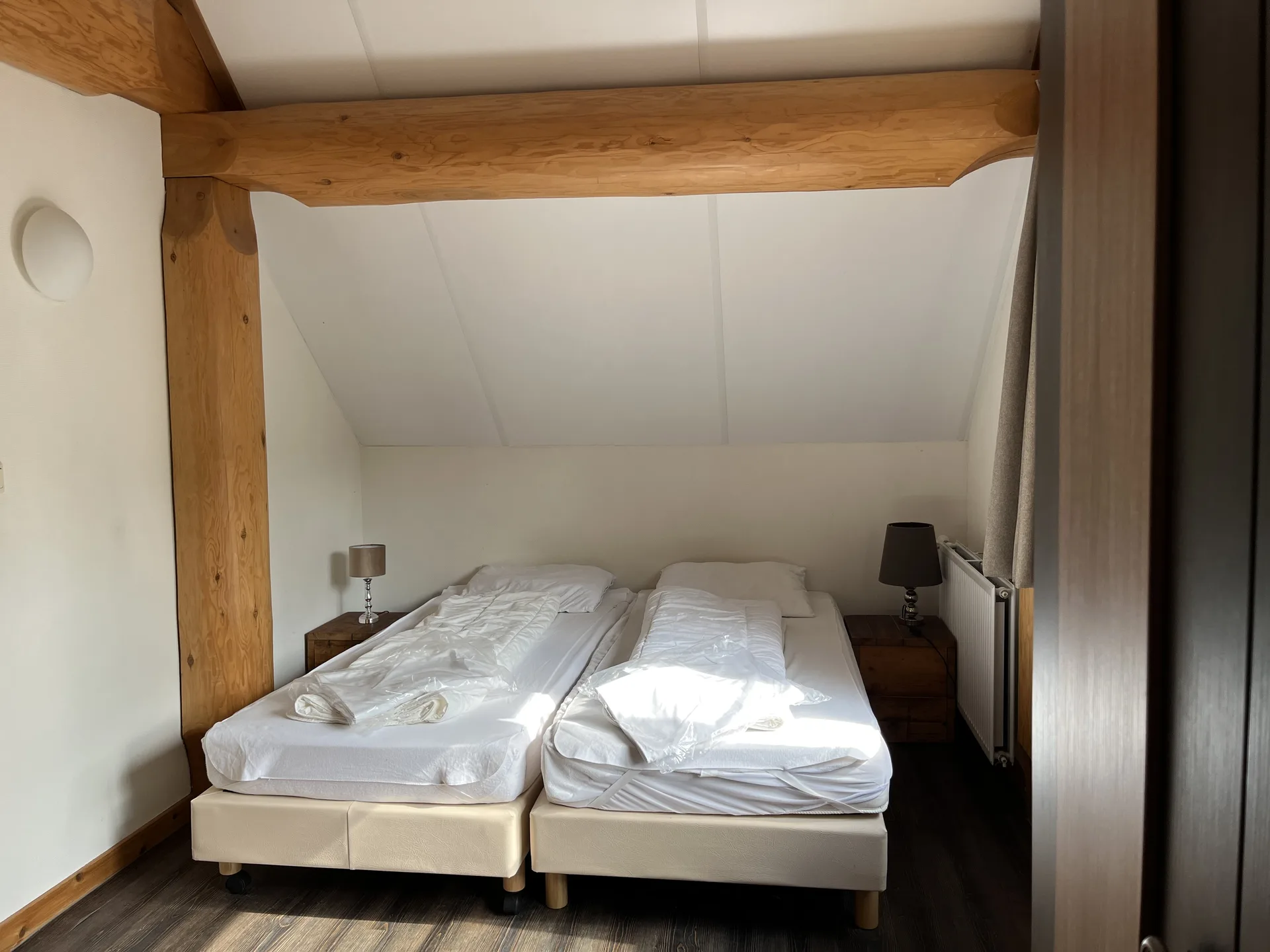 cedar-spirit-slaapkamer-boven-links-01