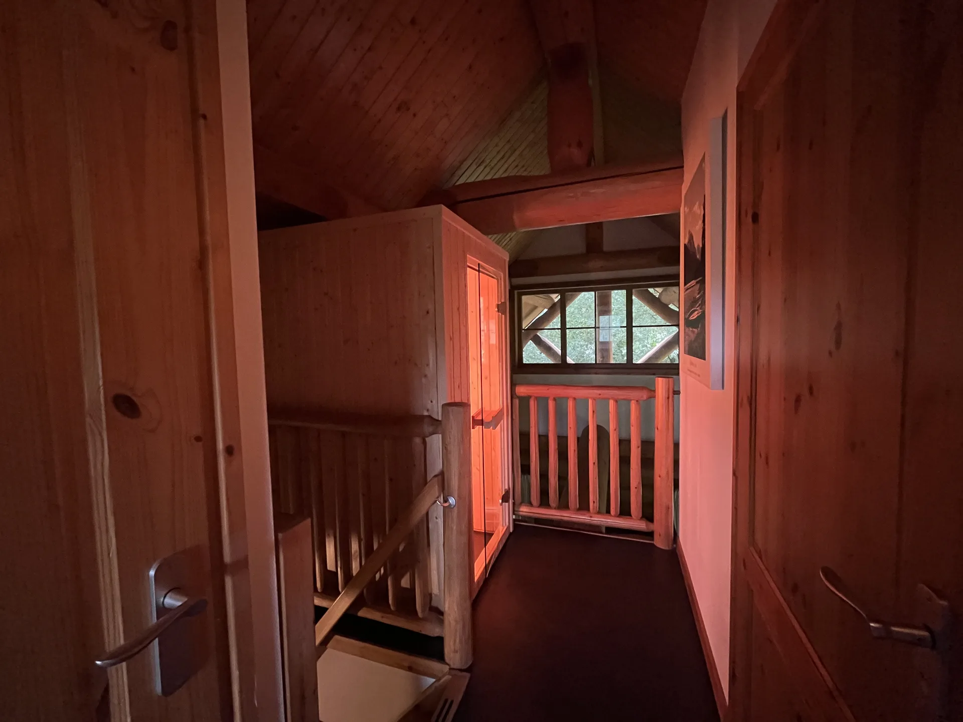 maple-leaf-sauna-01