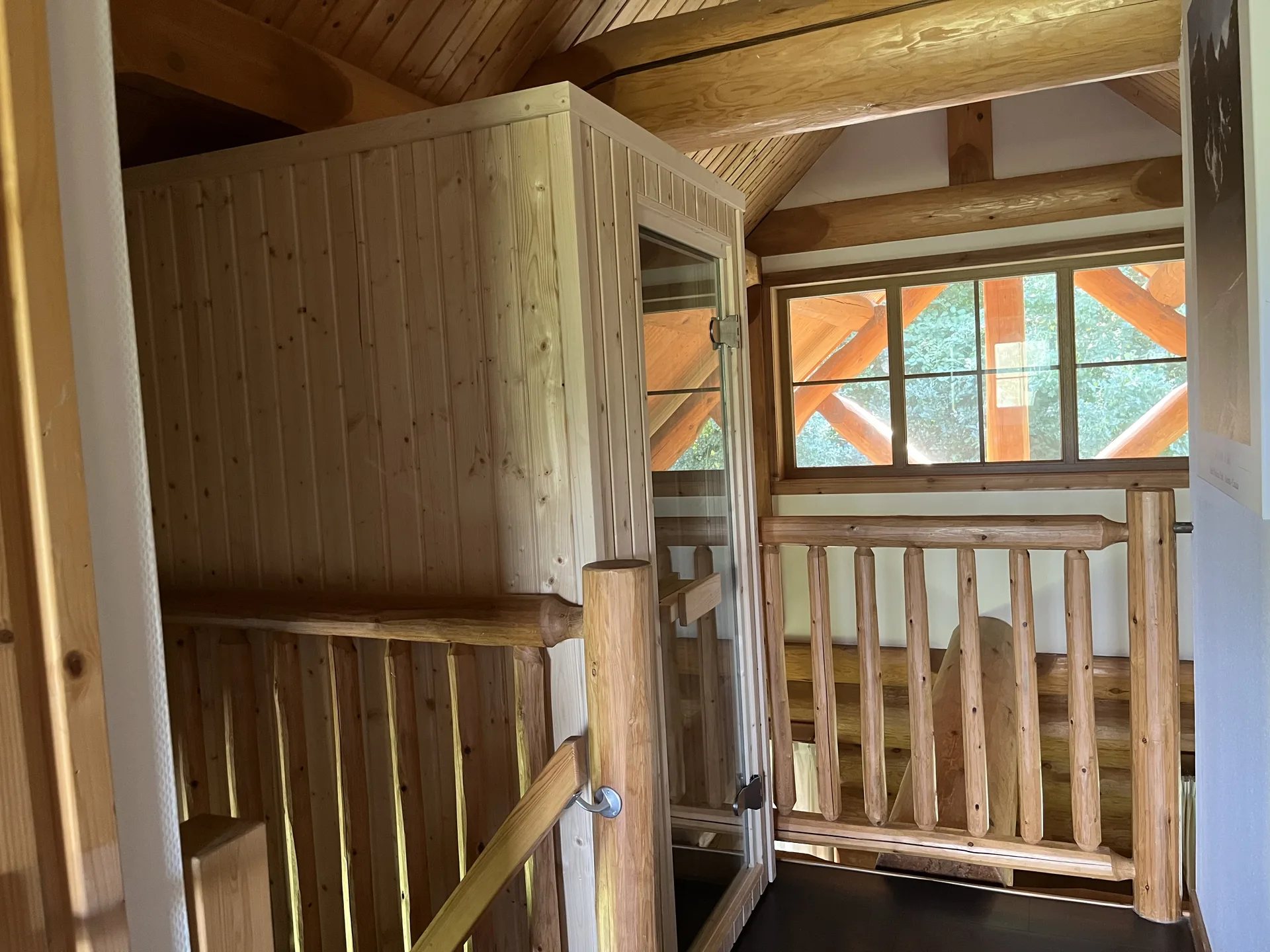 maple-leaf-sauna-03