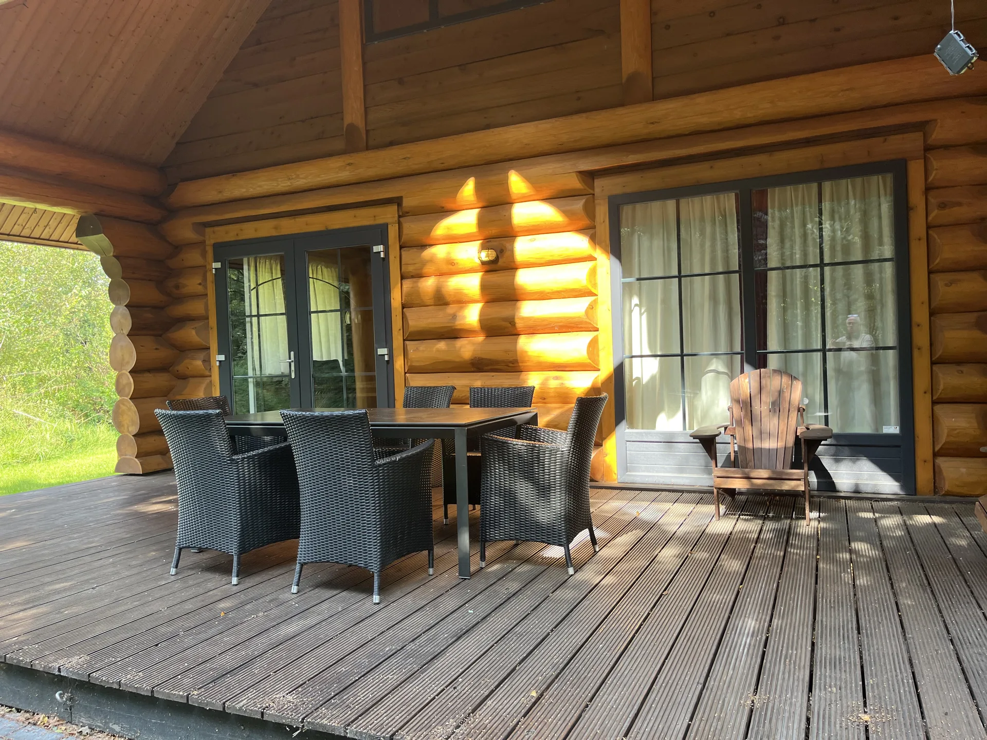 maple-leaf-veranda-01
