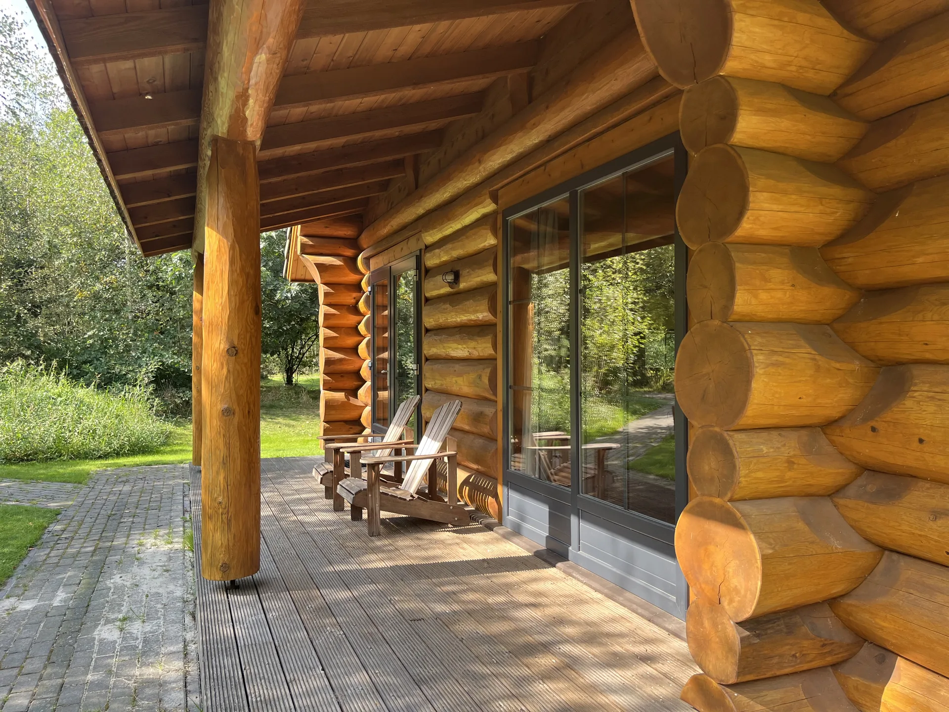 maple-leaf-veranda-02.